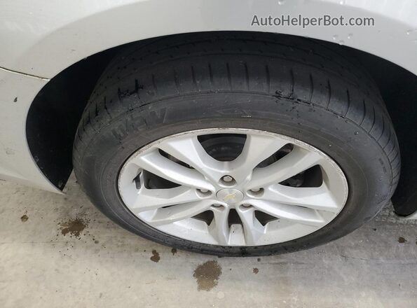 1G1ZD5ST8JF142765 2018 CHEVROLET MALIBU Silver 