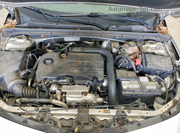 1G1ZD5ST8JF142765 2018 CHEVROLET MALIBU Silver Rear interior view