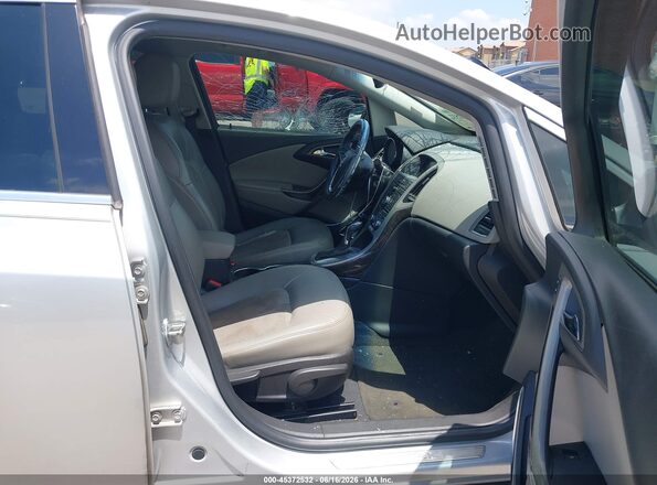 1G4PW5SK7G4157953 2016 BUICK VERANO Silver Вид салону спереду