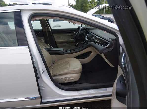 1G4ZP5SS0JU117257 2018 BUICK LACROSSE White Widok wnętrza z przodu