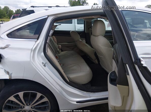 1G4ZP5SS0JU117257 2018 BUICK LACROSSE White Widok naklejki z numerem VIN