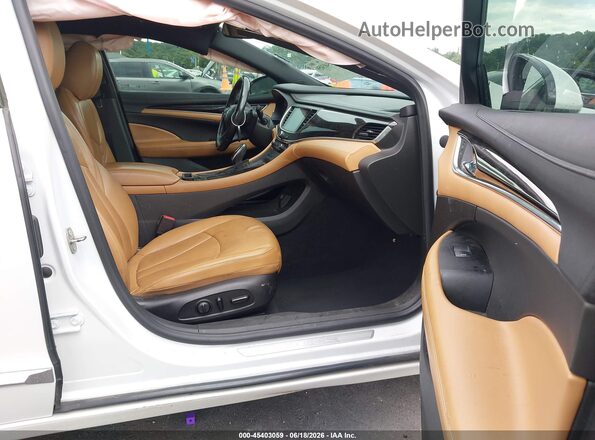 1G4ZP5SS8HU161680 2017 BUICK LACROSSE White Front interior view