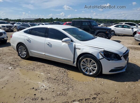 1G4ZP5SZ8JU127385 2018 BUICK LACROSSE White Delantero derecho