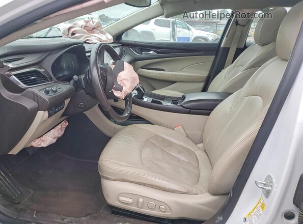 1G4ZR5SS8HU142749 2017 BUICK LACROSSE Белый Вид салона спереди