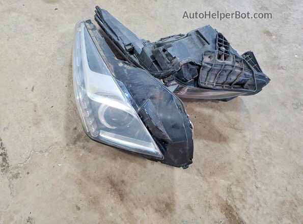 1G6AX5SS2G0134467 2016 CADILLAC CTS Red Engine compartment view