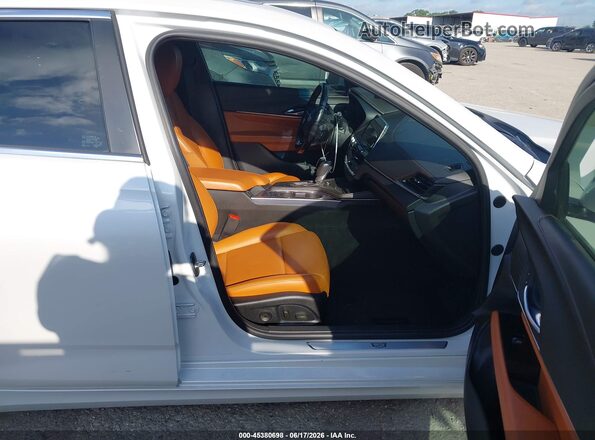 1G6DB5RK9N0131712 2022 CADILLAC CT4 Белый Вид салона спереди