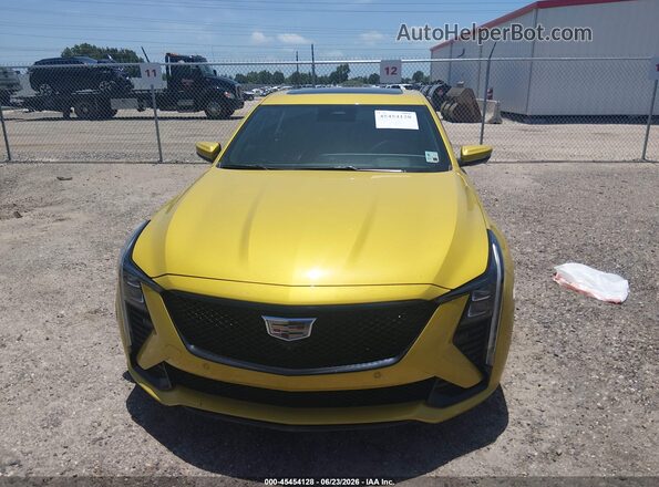 1G6DR5RW3T0107241 2026 CADILLAC CT5 Gold Widok z przodu