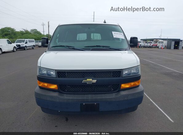 1GAWGEFG0J1280451 2018 CHEVROLET EXPRESS White Вид задньої частини салону