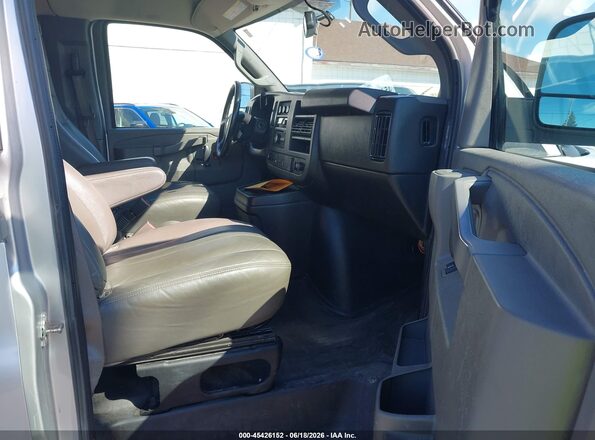 1GAWGEFP3L1266384 2020 CHEVROLET EXPRESS Silver Front interior view
