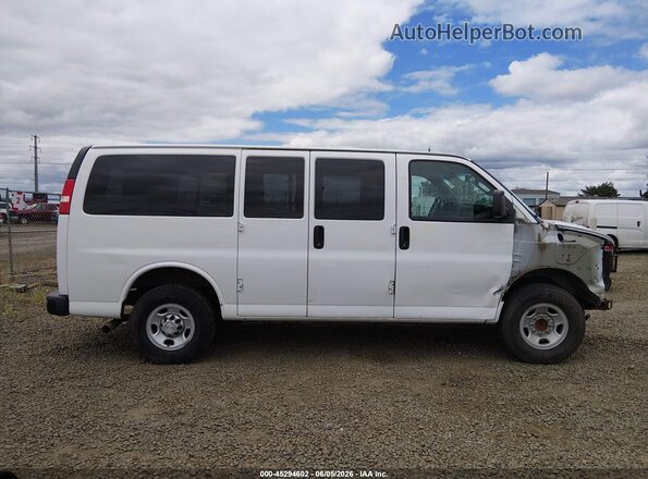 1GAWGEFP6J1220013 2018 CHEVROLET EXPRESS White 360 interior view