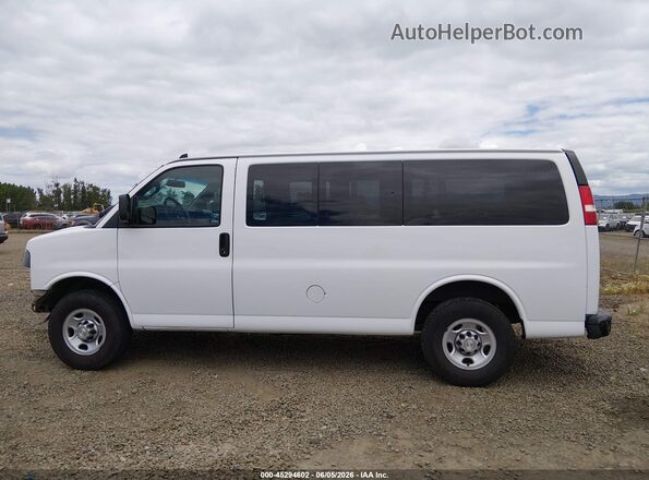1GAWGEFP6J1220013 2018 CHEVROLET EXPRESS White 