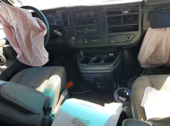 1GAWGFFG7K1218875 2019 CHEVROLET EXPRESS White წინა პანელის ხედი