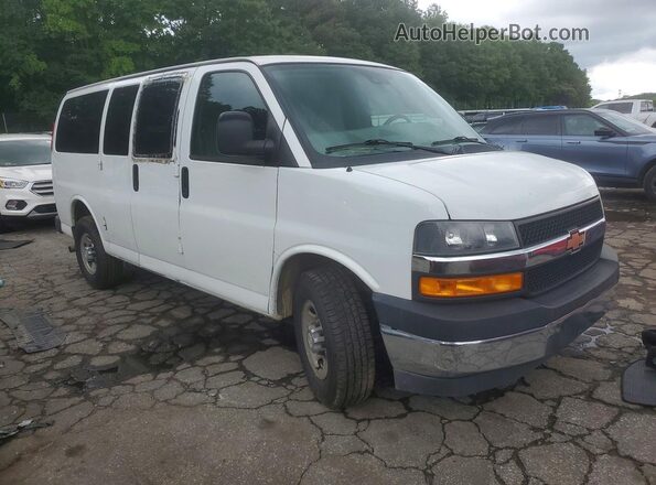 1GAWGFFG7K1220755 2019 CHEVROLET EXPRESS White Передня права чверть