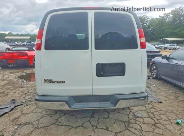 1GAWGFFG7K1220755 2019 CHEVROLET EXPRESS White Вид ззаду