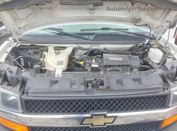 1GAWGFFG7K1220755 2019 CHEVROLET EXPRESS White Вид підкапотного простору