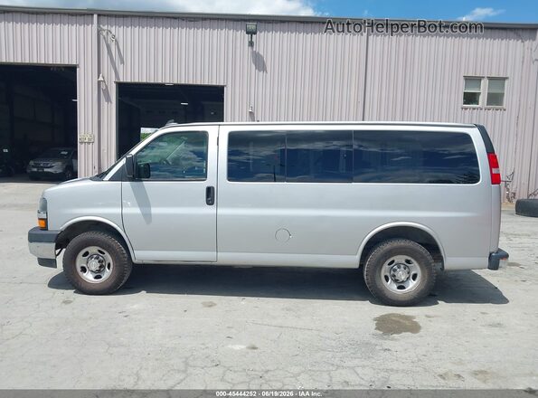 1GAWGFFPXM1226374 2021 CHEVROLET EXPRESS Gray 360 interior view