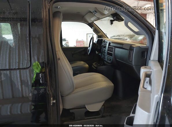1GAZGNFG4L1176593 2020 CHEVROLET EXPRESS Black Вид салону спереду