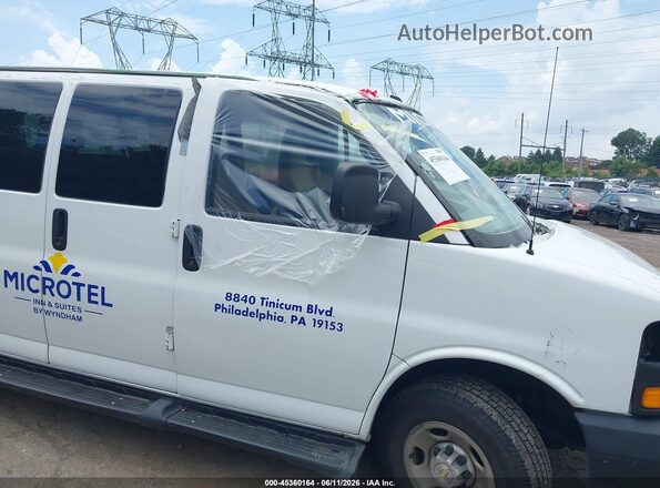 1GAZGNFP9N1286610 2022 CHEVROLET EXPRESS White Widok z przodu