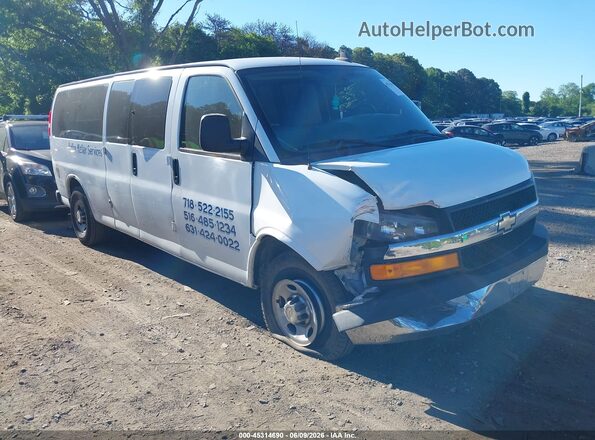1GAZGPFG0G1162417 2016 CHEVROLET EXPRESS White Rear interior view