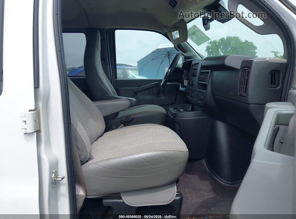1GAZGPFG1K1262261 2019 CHEVROLET EXPRESS White Սալոնի դիմացի տեսք