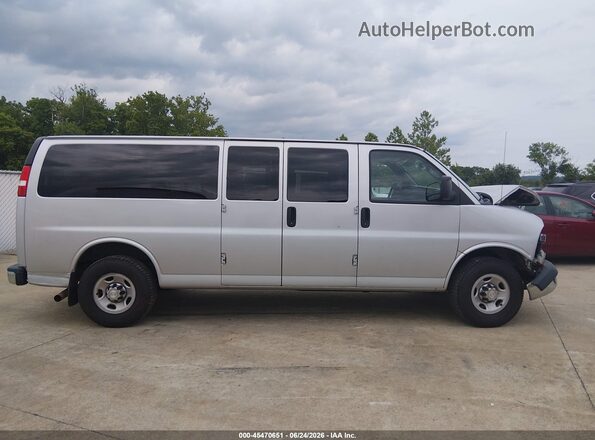 1GAZGPFG5J1319897 2018 CHEVROLET EXPRESS Gray Vista interior trasera