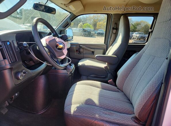 1GAZGPFG7G1201164 2016 CHEVROLET EXPRESS Белый Вид салона спереди