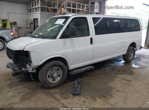 1GAZGPFG7G1313771 2016 CHEVROLET EXPRESS White Front left