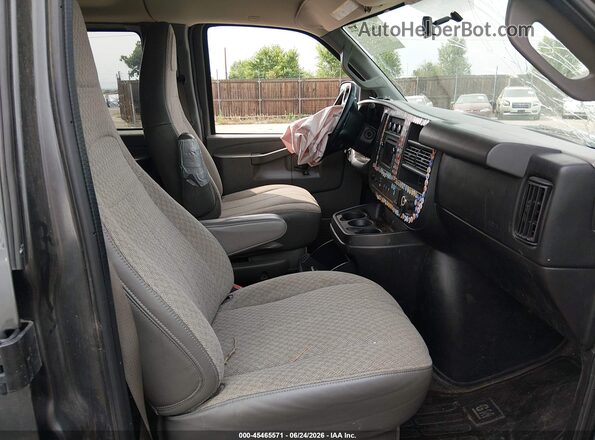 1GAZGPFG9G1269627 2016 CHEVROLET EXPRESS Silver Vista interior delantera