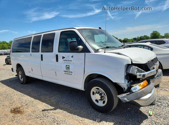 1GAZGPFG9K1368120 2019 CHEVROLET EXPRESS White Front right