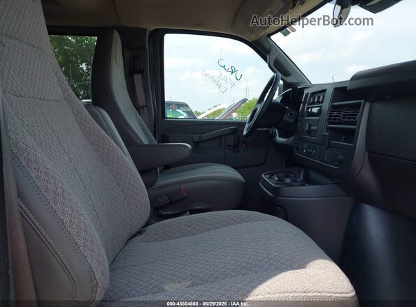 1GAZGPFP1S1255018 2025 CHEVROLET EXPRESS White Front interior view