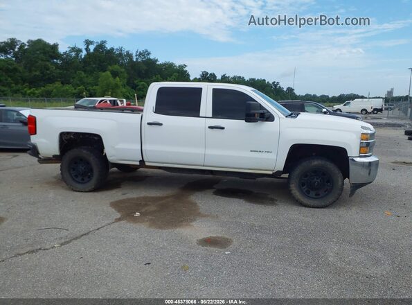 1GC1CUEG0GF181276 2016 CHEVROLET SILVERADO White Widok wnętrza z tyłu