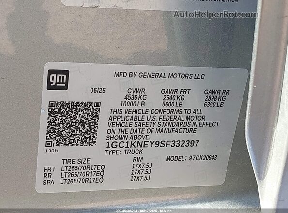 1GC1KNEY9SF332397 2025 CHEVROLET SILVERADO Gray Vista del compartimento del motor
