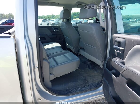 1GC1KUEG5JF258086 2018 CHEVROLET SILVERADO Silver VIN կոդի պիտակի տեսք
