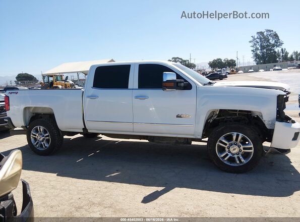 1GC1KXE82GF241720 2016 CHEVROLET SILVERADO White Widok wnętrza z tyłu