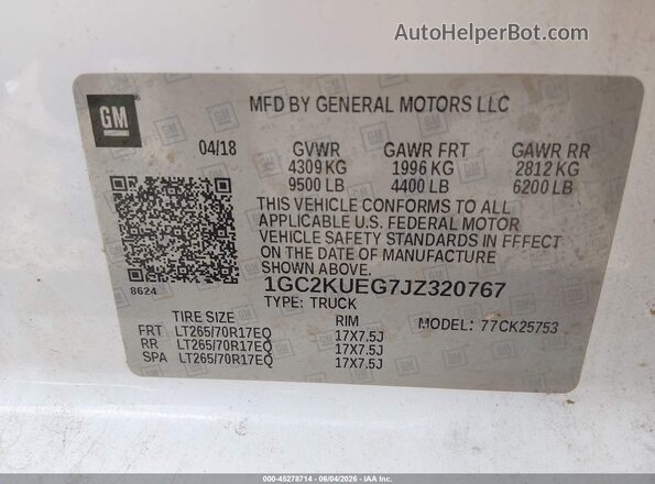 1GC2KUEG7JZ320767 2018 CHEVROLET SILVERADO Белый Вид подкапотного пространства