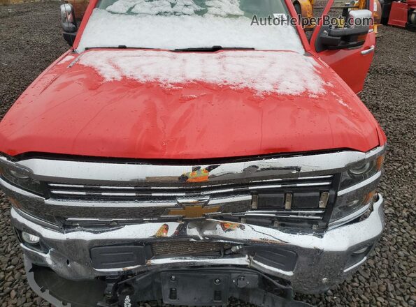 1GC4K0E88GF243735 2016 CHEVROLET SILVERADO Red Widok wnętrza z tyłu