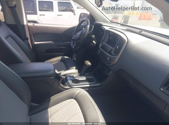1GCGSDEN5H1178030 2017 CHEVROLET COLORADO Серебряный Вид салона спереди