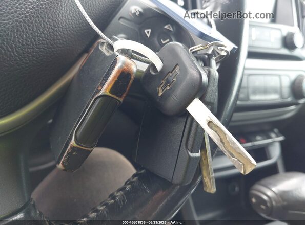 1GCGTCEN2J1146911 2018 CHEVROLET COLORADO Серебряный Вид панели приборов