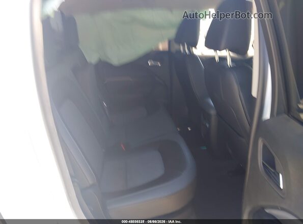 1GCGTDEN2M1281168 2021 CHEVROLET COLORADO White VIN კოდის სტიკერის ხედი
