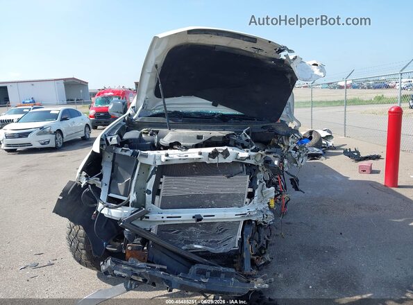 1GCGTDEN7N1298808 2022 CHEVROLET COLORADO White Widok wnętrza z tyłu