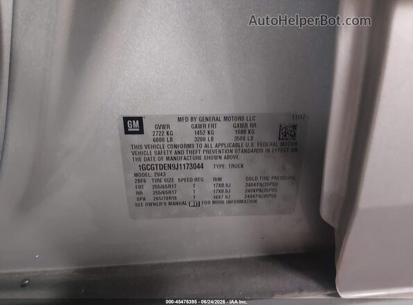 1GCGTDEN9J1173044 2018 CHEVROLET COLORADO Серебряный Вид подкапотного пространства