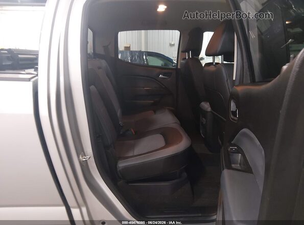 1GCGTDEN9J1173044 2018 CHEVROLET COLORADO Серебряный Вид наклейки с VIN-кодом