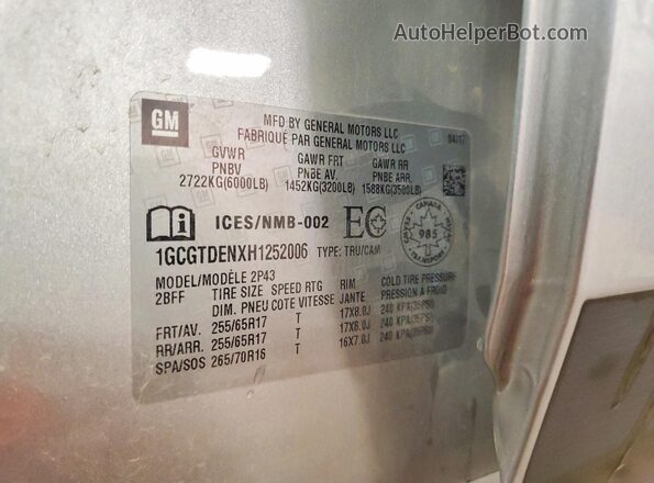 1GCGTDENXH1252006 2017 CHEVROLET COLORADO Silver ძრავის განყოფილების ხედი