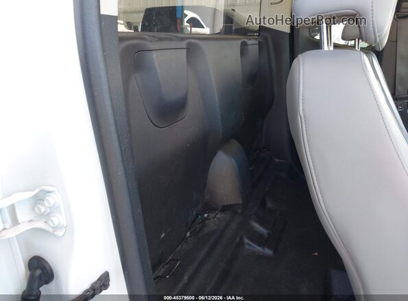 1GCHSBEAXJ1248505 2018 CHEVROLET COLORADO White VIN կոդի պիտակի տեսք