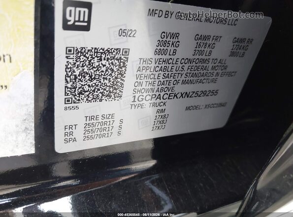 1GCPACEKXNZ529255 2022 CHEVROLET SILVERADO Black Vista del compartimento del motor