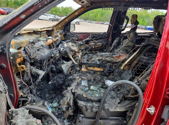 1GCPDDEK7NZ502799 2022 CHEVROLET SILVERADO Красный Вид салона спереди