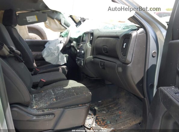 1GCPKBEK2TZ214650 2026 CHEVROLET SILVERADO Серый Вид салона спереди