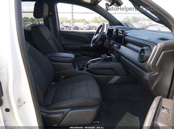 1GCPSBEKXS1113627 2025 CHEVROLET COLORADO White Widok wnętrza z przodu