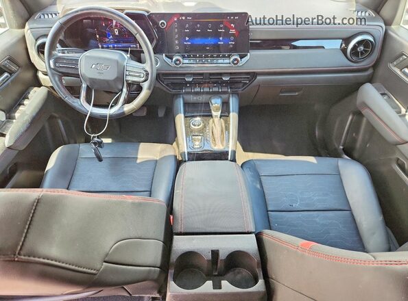 1GCPTDEK1P1246342 2023 CHEVROLET COLORADO Красный Вид панели приборов