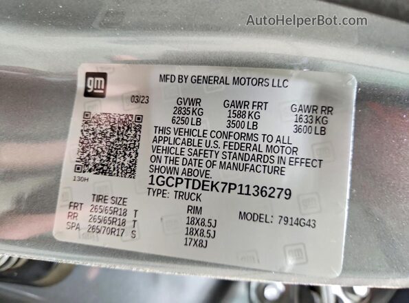 1GCPTDEK7P1136279 2023 CHEVROLET COLORADO Gray Widok komory silnika